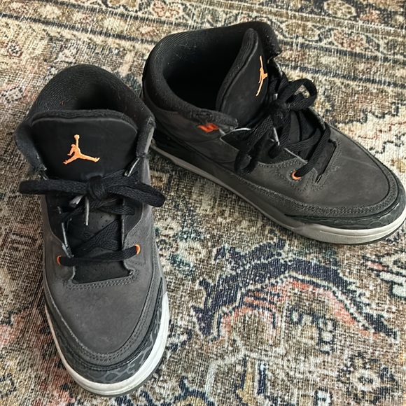 Nike Jordan 3’s size 3.5 Y - Picture 2 of 6